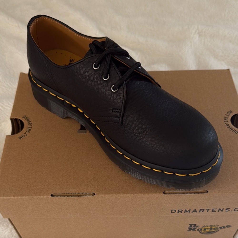 NIB Dr. Martens Ambassador Black Leather Oxfords - Men’s 7, Women’s 8